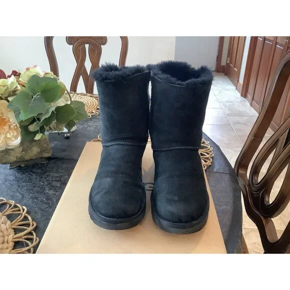 Pre Owned UGG Australia Bailey Bow Women's Boots Black - Size 9 - Picture 4 of 7